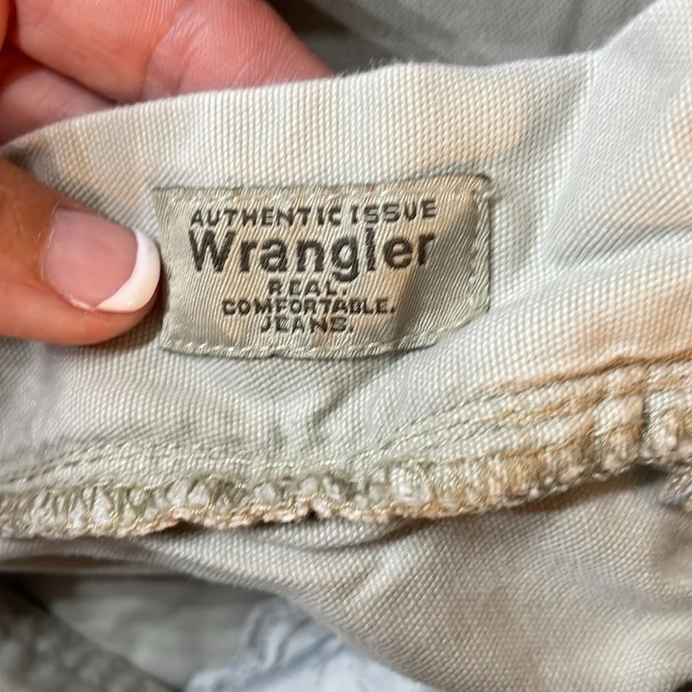 Mens cargo shorts Wrangler button up with extra side zipper pocket size 36 - Picture 4 of 5